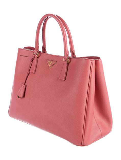 borse prada safgiano|prada saffiano lux bag.